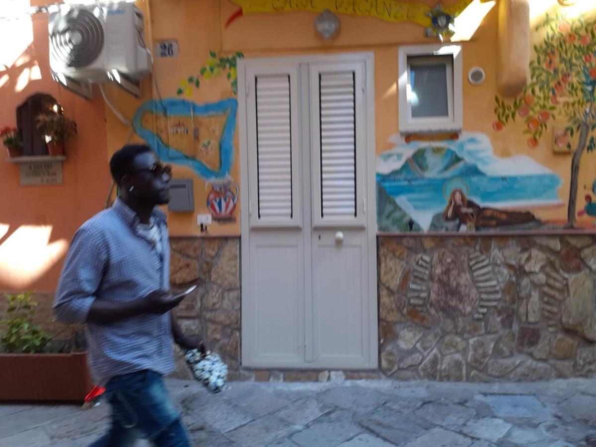 باليرمو Casa Vacanza Mercato Ballaro' المظهر الخارجي الصورة